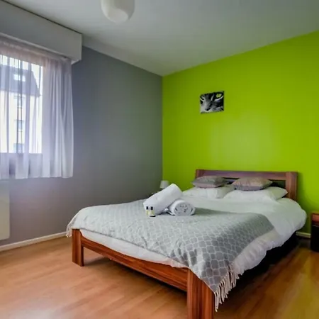 Spacieux アパート *